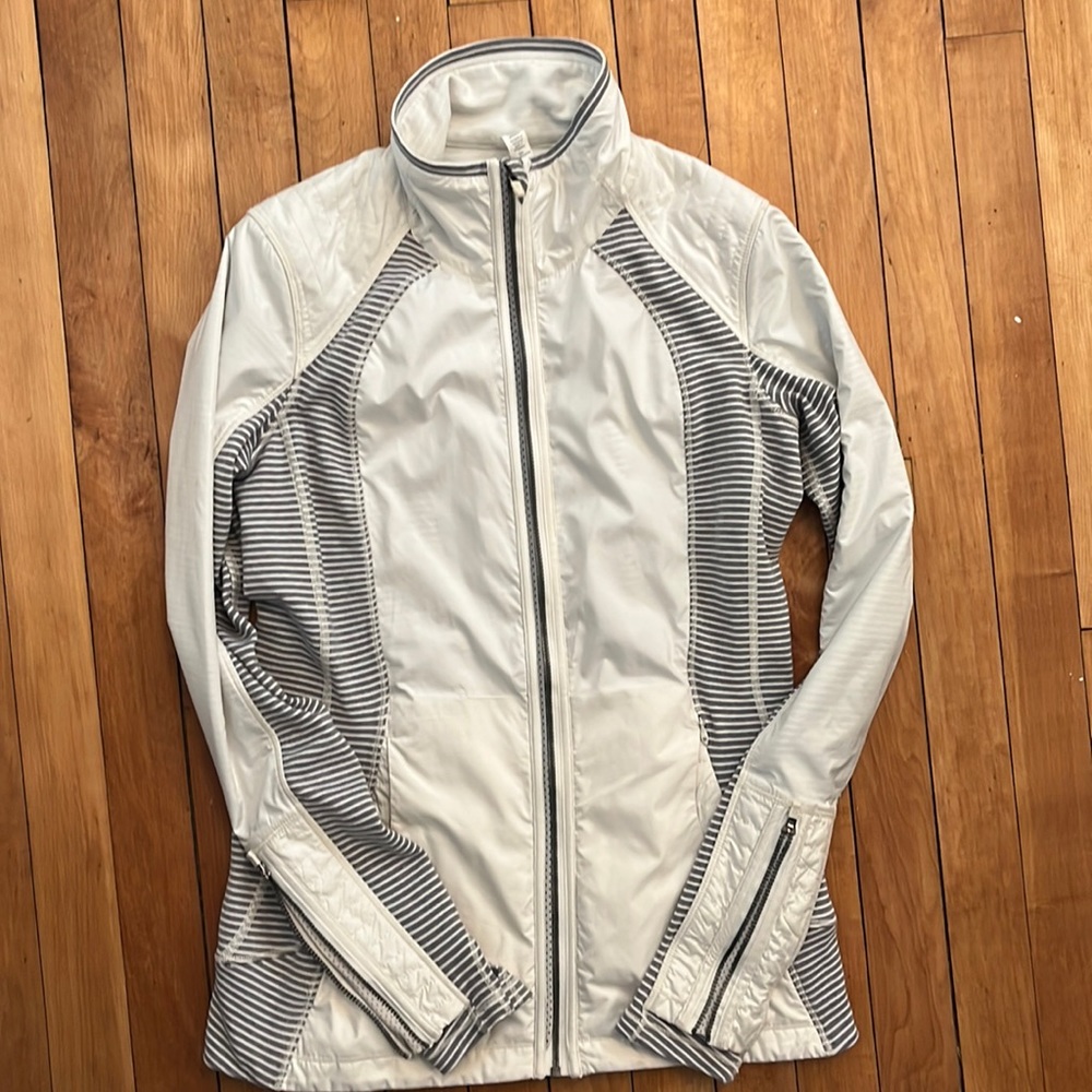 Lululemon size 6 running jacket medium weight